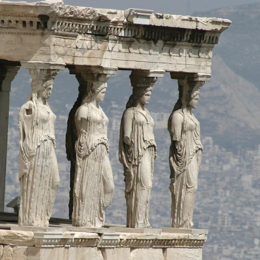 希腊神庙，柱子的特写像女人一样.